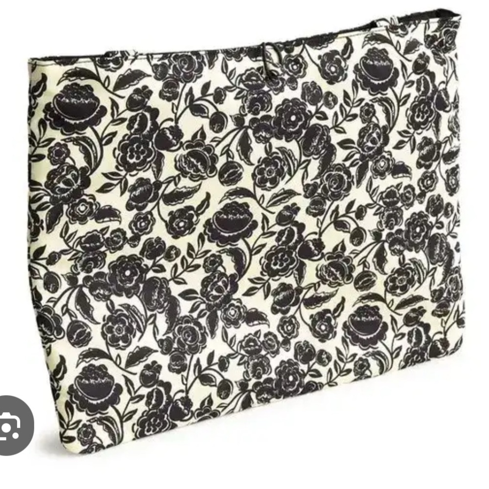 Vera Bradley Laptop Insert in Bubbly Flowers Black. Nylon NWT